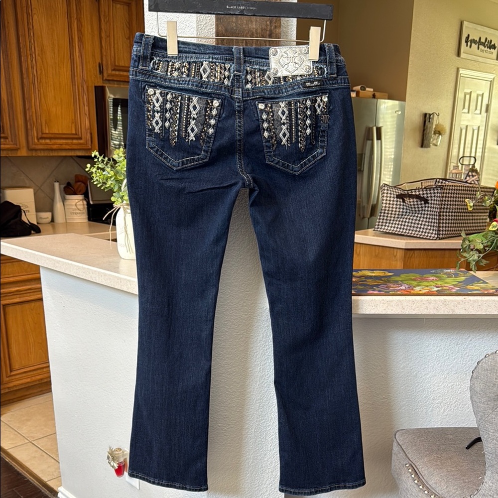 Miss Me Mid Rise Easy Boot Curvy Fit Jeans - Picture 4 of 11
